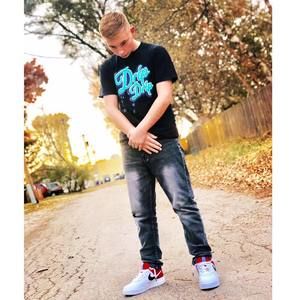 Meet your Posher, Logan